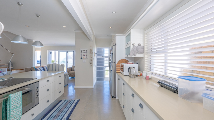 6 Bedroom Property for Sale in Agulhas Western Cape